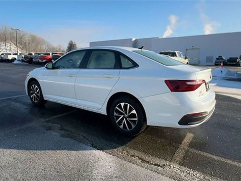 Used 2023 Volkswagen Jetta S image 6