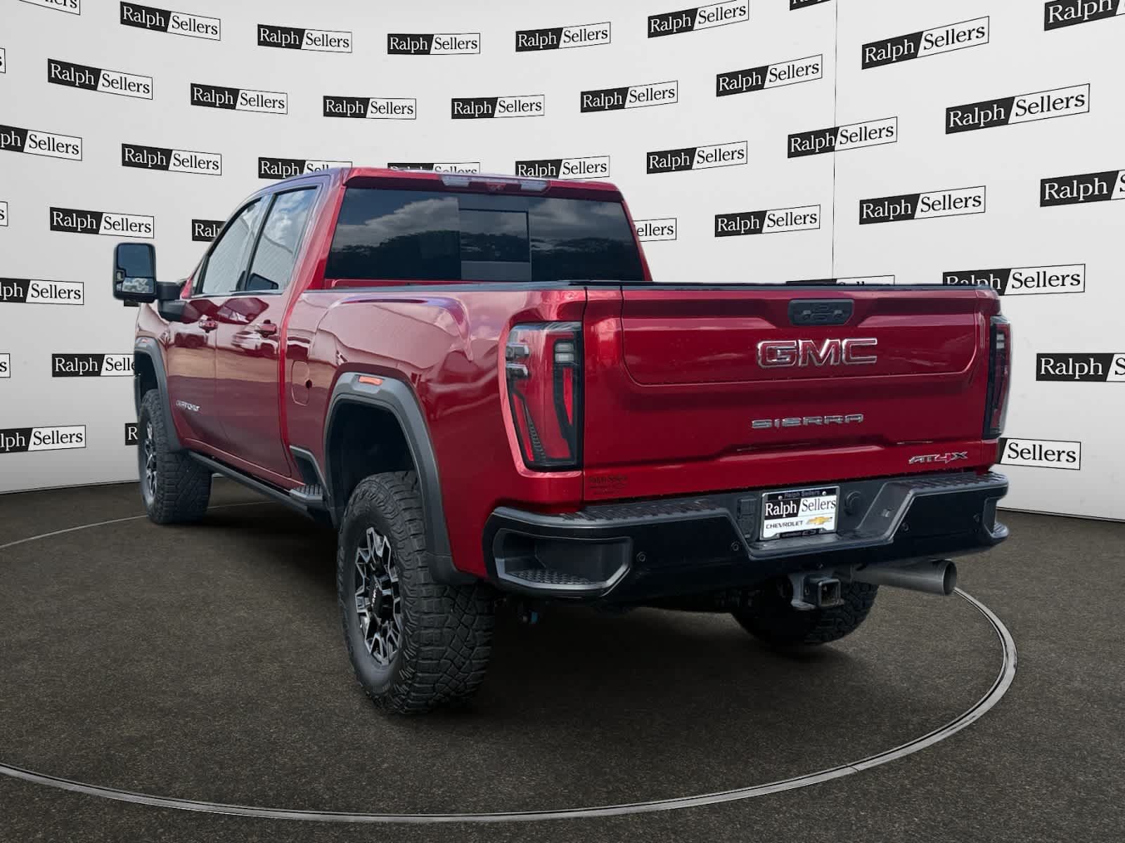 Used 2025 GMC Sierra 2500 AT4X AWD/4WD image 4