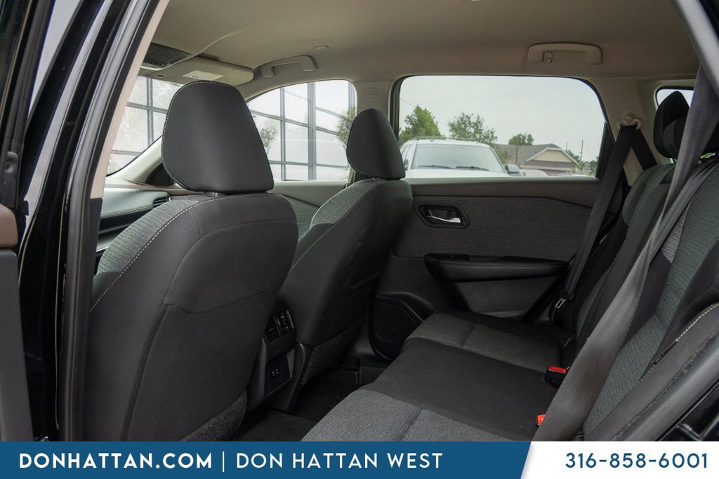 Used 2023 Nissan Rogue SV FWD image 17
