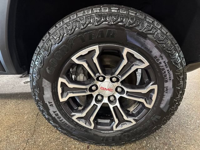 Used 2023 GMC Canyon AT4 AWD/4WD image 9
