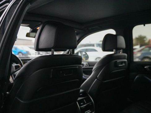 Used 2020 BMW X5 M50i w/ Executive Package image 32