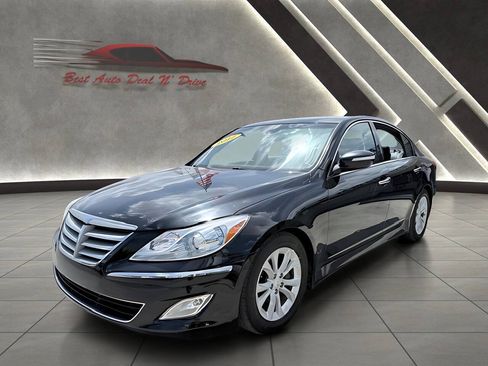 Used 2012 Hyundai Genesis 3.8 RWD image 3
