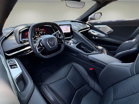 Used 2023 Chevrolet Corvette Stingray Preferred Cpe w/ Z51 Performance Package RWD image 19