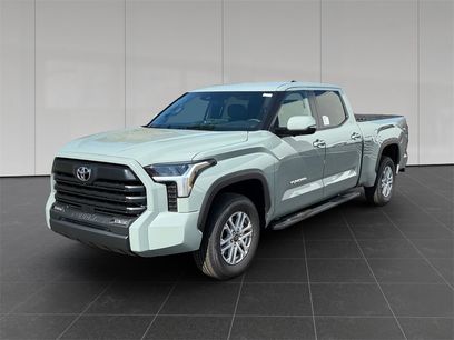 New 2025 Toyota Tundra SR5 w/ SR5 Premium Package