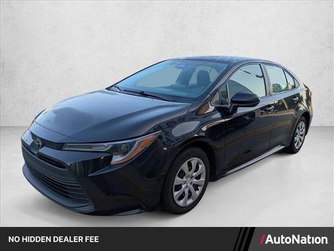 Used 2024 Toyota Corolla LE FWD image 1