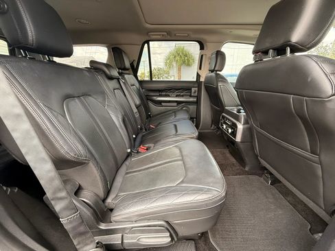 Used 2018 Ford Expedition Platinum AWD/4WD image 13