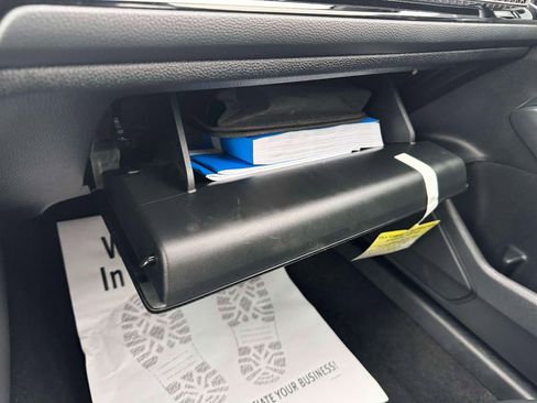 Used 2025 Honda Civic Sport image 32