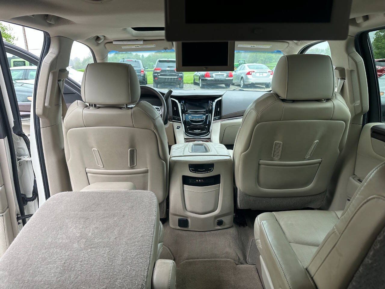 Used 2015 Cadillac Escalade ESV Luxury AWD/4WD image 18