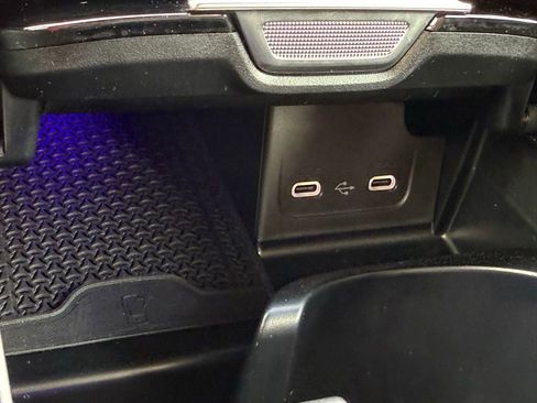 Used 2025 Mercedes-Benz C 300 Sedan image 15