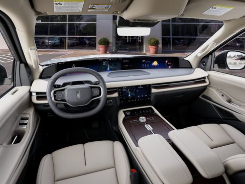 New 2027 Lincoln Navigator Premiere RWD image 9