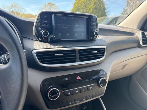 Used 2019 Hyundai Tucson SE image 11