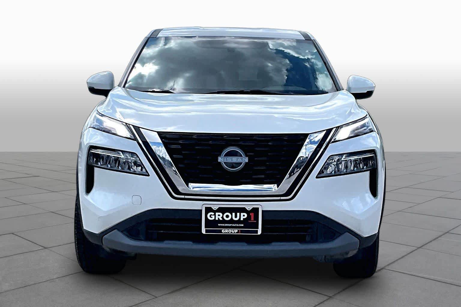 Used 2022 Nissan Rogue SV FWD image 4
