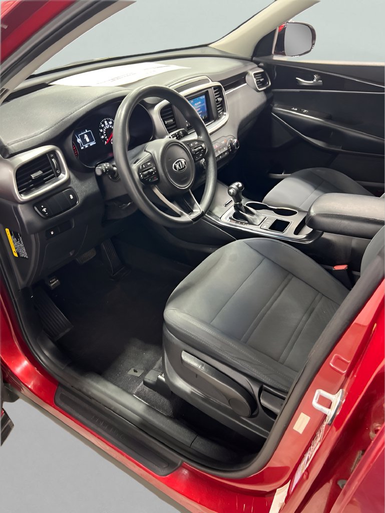 Used 2017 Kia Sorento AWD image 7
