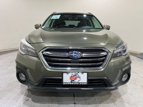 Used 2018 Subaru Outback 3.6R Touring AWD/4WD image 4