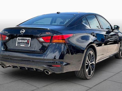 Used 2024 Nissan Altima 2.5 SR FWD image 13