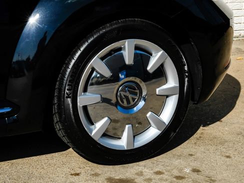 Used 2013 Volkswagen Beetle 2.0T image 50