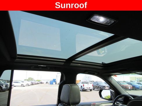 Certified 2022 GMC Yukon SLT w/ SLT Premium Package RWD image 16
