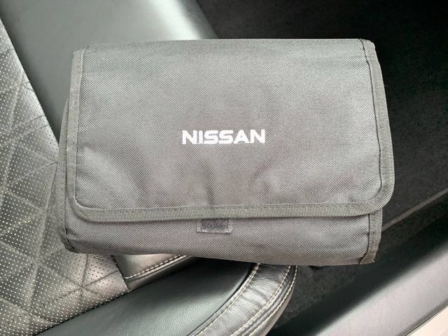 Used 2016 Nissan Maxima Platinum w/ Interior Lighting Package FWD image 13