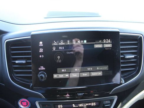 Used 2022 Honda Passport Elite image 16