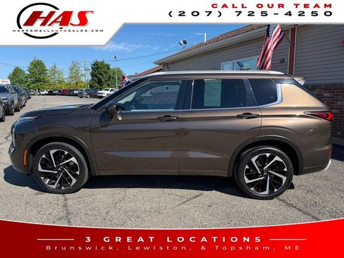 Used 2023 Mitsubishi Outlander SEL AWD/4WD image 3