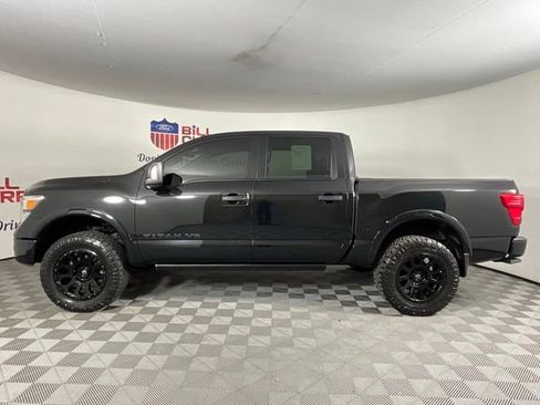 Used 2019 Nissan Titan PRO-4X w/ Pro-4x Convenience Package image 6