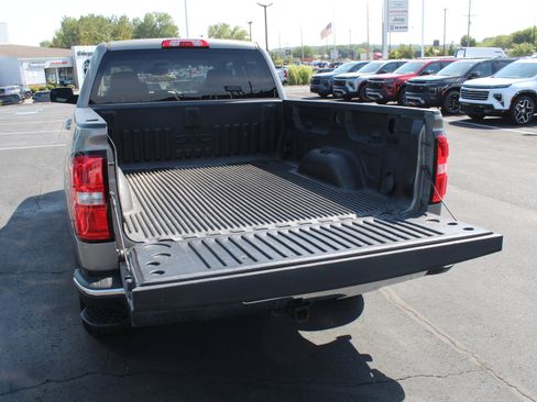 Used 2017 GMC Sierra 1500 SLE w/ SLE Value Package image 29