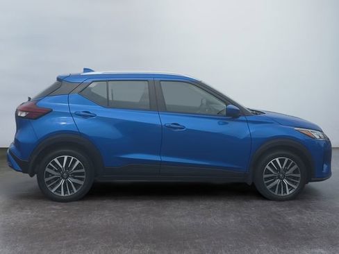 Used 2023 Nissan Kicks SV FWD image 6