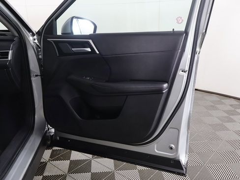 Used 2024 Mitsubishi Outlander SE image 21