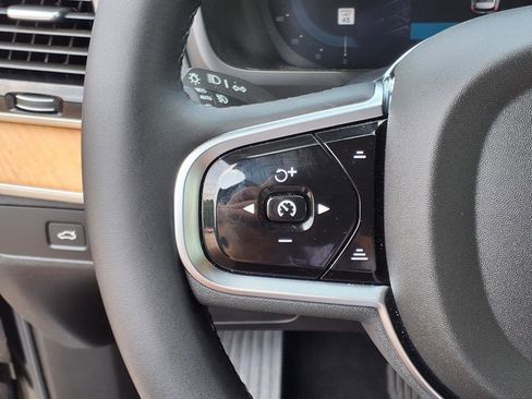 Certified 2025 Volvo XC90 B5 Plus image 20