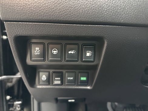 Used 2018 Nissan Rogue SL w/ Premium Package image 18