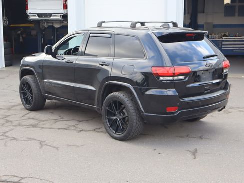 Used 2018 Jeep Grand Cherokee Altitude image 8