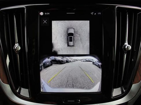 New 2026 Volvo V60 B5 Cross Country Plus w/ Climate Package AWD/4WD image 32