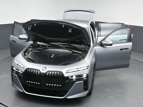 Used 2023 BMW i7 xDrive60 image 37