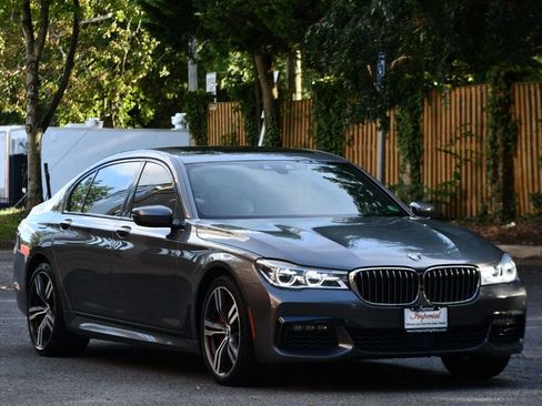 Used 2016 BMW 750i xDrive image 15