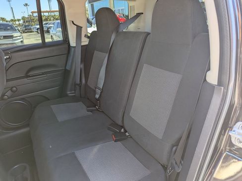 Used 2014 Jeep Patriot Sport image 14