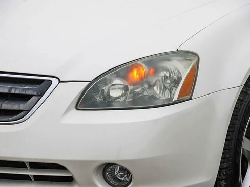 Used 2004 Nissan Altima 3.5 SE w/ Leather Pkg image 8