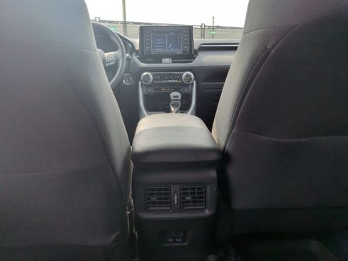Used 2022 Toyota RAV4 XLE FWD image 28