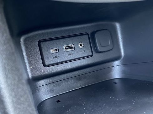 Used 2020 Chevrolet Equinox LS AWD/4WD image 25