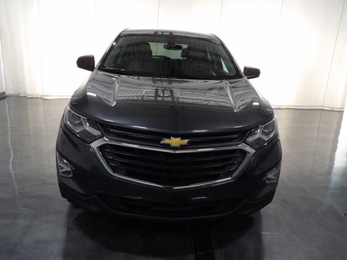 Used 2019 Chevrolet Equinox LS w/ LS Convenience Package FWD image 2