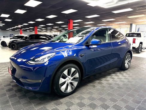 Used 2021 Tesla Model Y Long Range AWD/4WD image 8