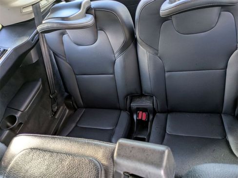 Used 2016 Volvo XC90 T8 Momentum w/ Vision Package image 27