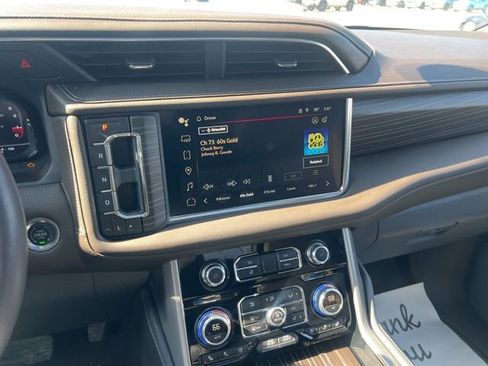 Used 2024 GMC Yukon XL Denali w/ Advanced Technology Package image 11