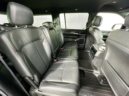 Used 2022 Jeep Wagoneer Series III image 29