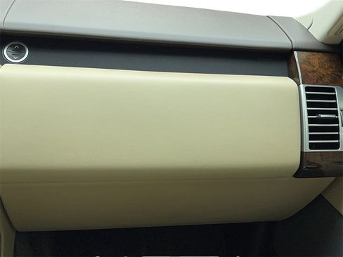 Used 2020 Land Rover Range Rover Long Wheelbase HSE image 18