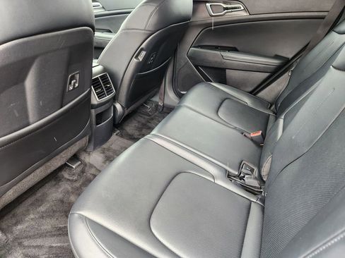 Certified 2024 Kia Sportage EX AWD/4WD image 9