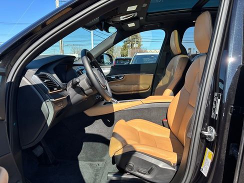 Certified 2024 Volvo XC90 T8 Ultimate w/ Protection Package Premier image 18
