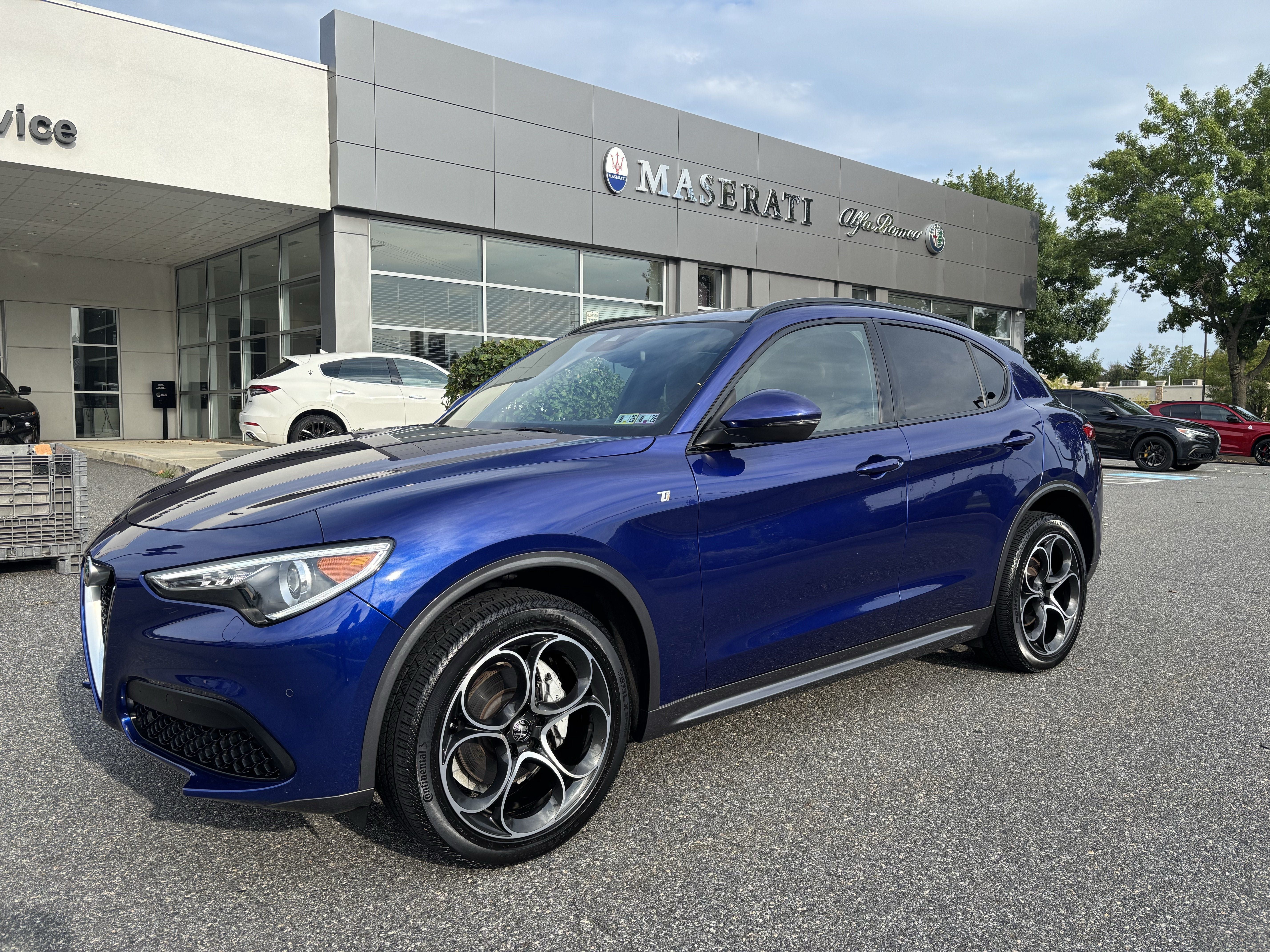 Used 2023 Alfa Romeo Stelvio Ti AWD/4WD image 1