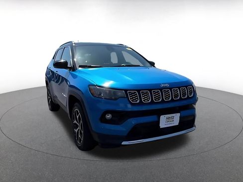 Used 2025 Jeep Compass Limited AWD/4WD image 3