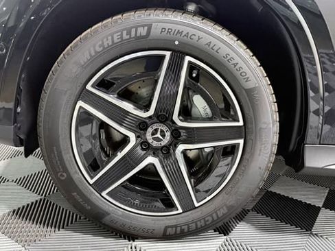Used 2025 Mercedes-Benz GLC 300 4MATIC image 8