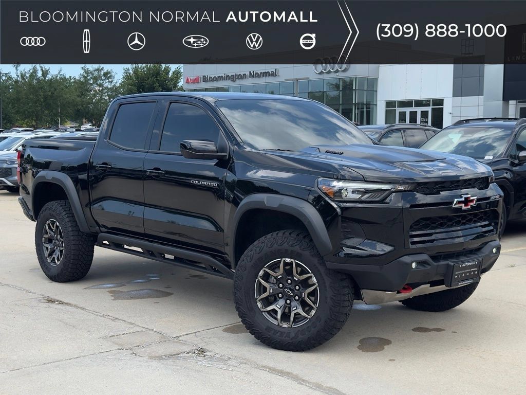 Used 2025 Chevrolet Colorado ZR2 AWD/4WD image 1